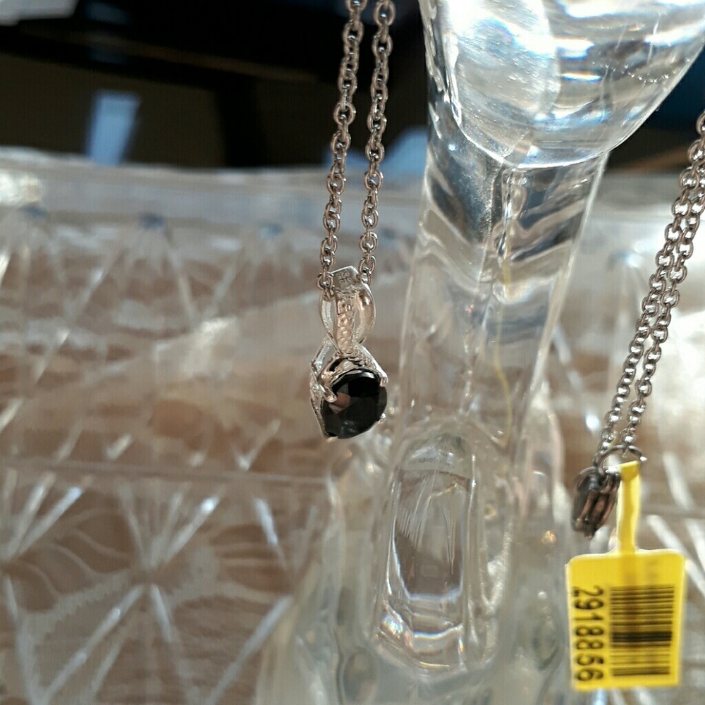 BLACK SPINEL SOLITAIRE NECKLACE